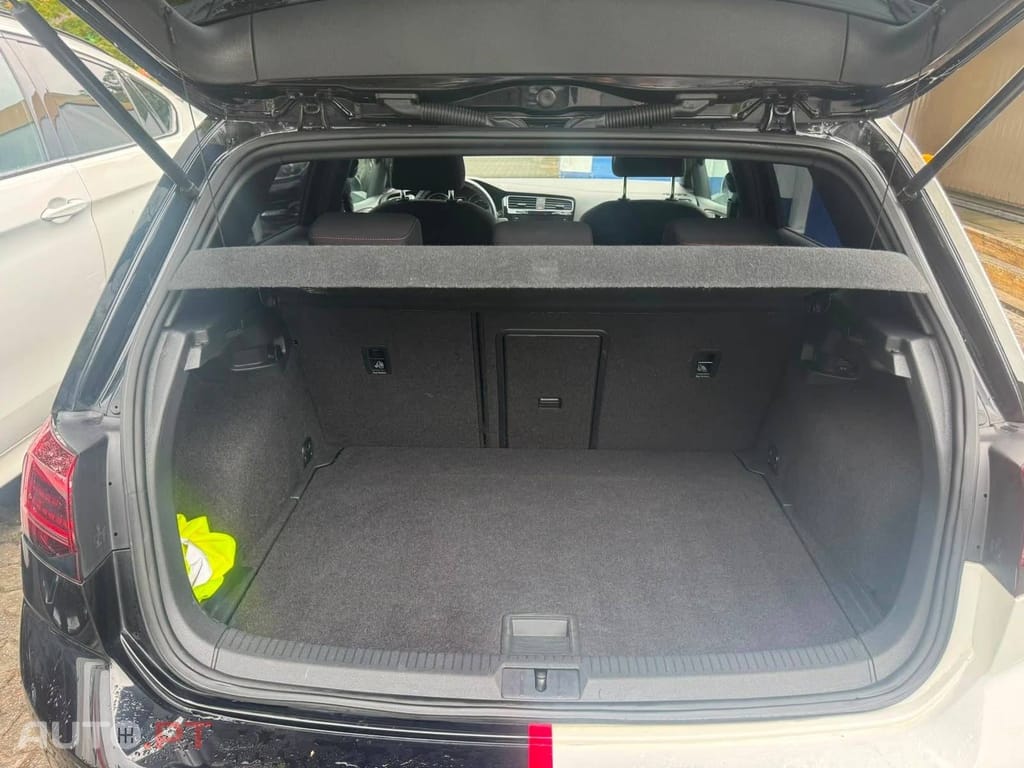 Volkswagen Golf 2.0 TSI GTI