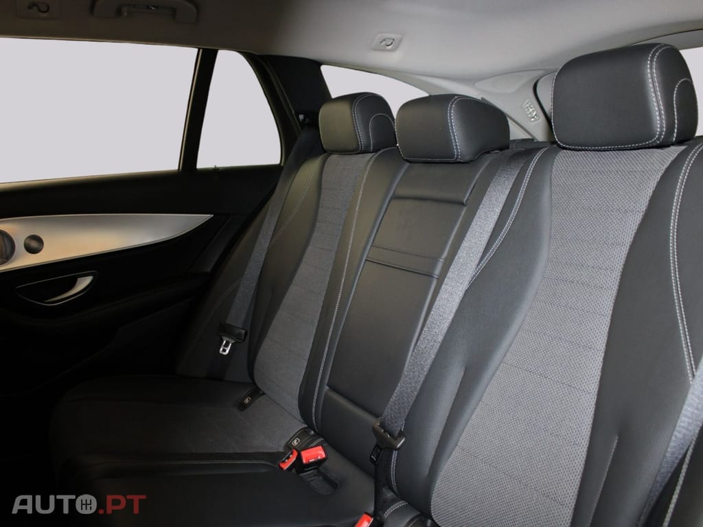 Mercedes-Benz E 300 DE AVANTGARDE I.V.A DEDUTÍVEL