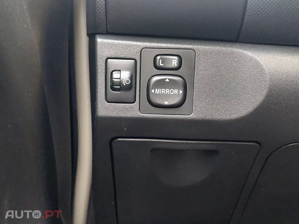 Toyota Yaris 1.0 VVT-i Comfort+AC