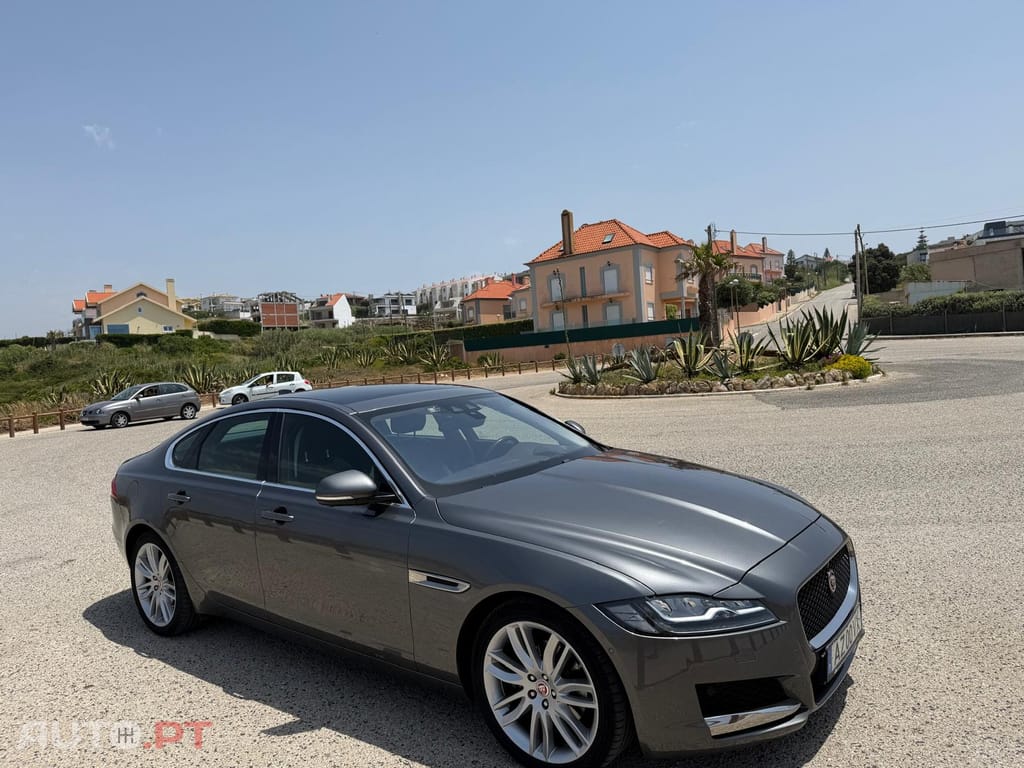 Jaguar XF Portfolio