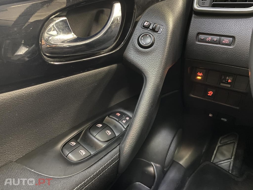 Nissan Qashqai 1.3 DIG-T N-CONNECTA