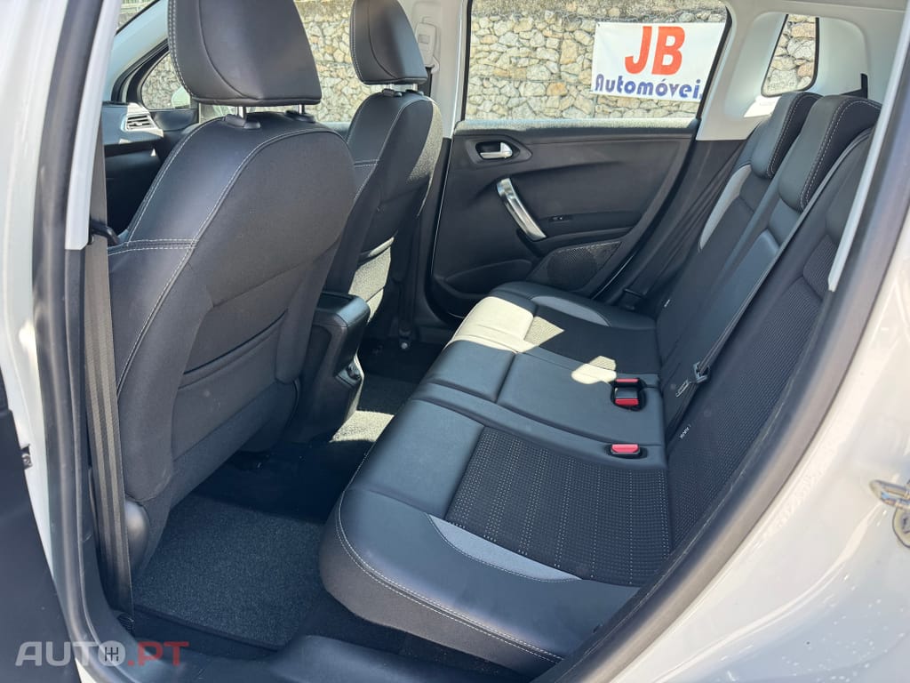 Peugeot 2008 1.2 PureTech Allure