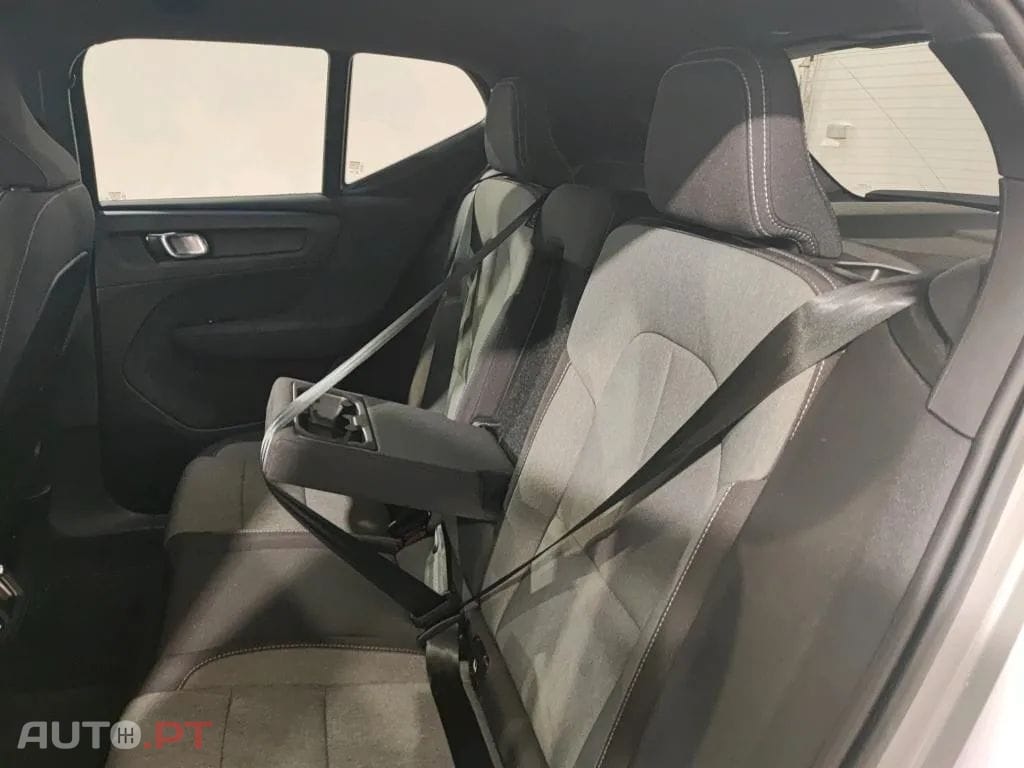 Volvo XC40 1.5 T2 Plus Dark Auto