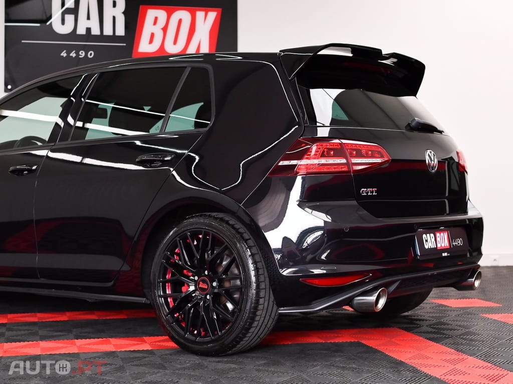 Volkswagen Golf 2.0 TSI GTI DSG