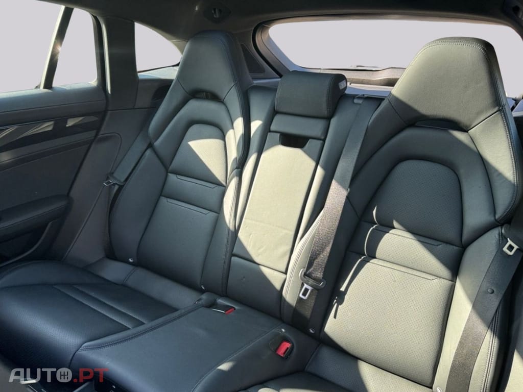 Porsche Panamera I.V.A DEDUTÍVEL 4 E-Hybrid