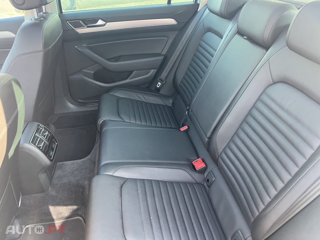 Volkswagen Passat Variant 2.0 TDi R-Line DSG