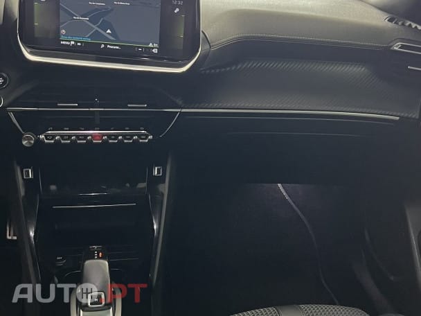 Peugeot 2008 1.2 PureTech GT Line EAT8