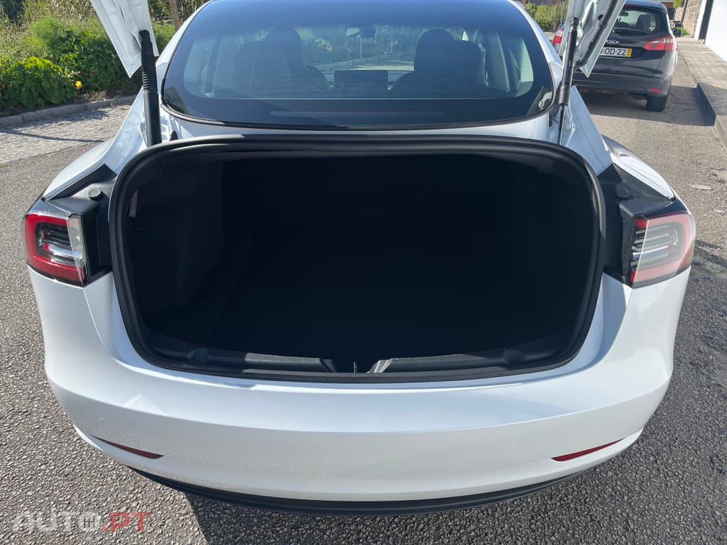 Tesla Model 3 Standard Range Plus RWD