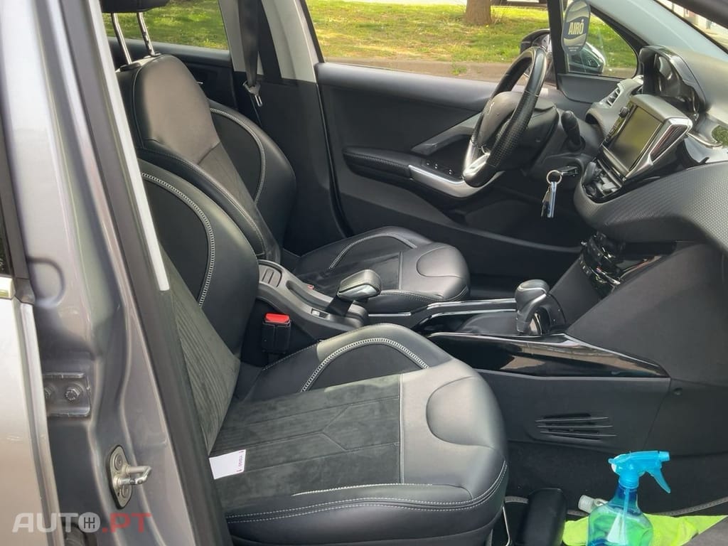 Peugeot 2008 1.2 PureTech Crossway EAT6