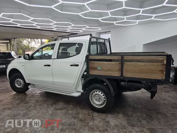 Mitsubishi L200 2.4 DI-D Invite 2WD