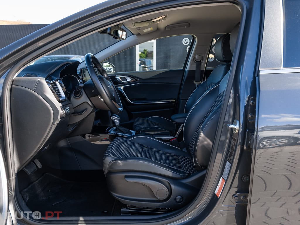 Kia XCeed 1.6 GDi PHEV Drive — fotografia 13