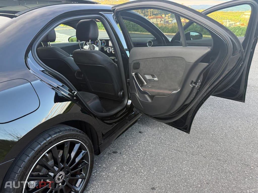Mercedes-Benz A 250 e AMG Line