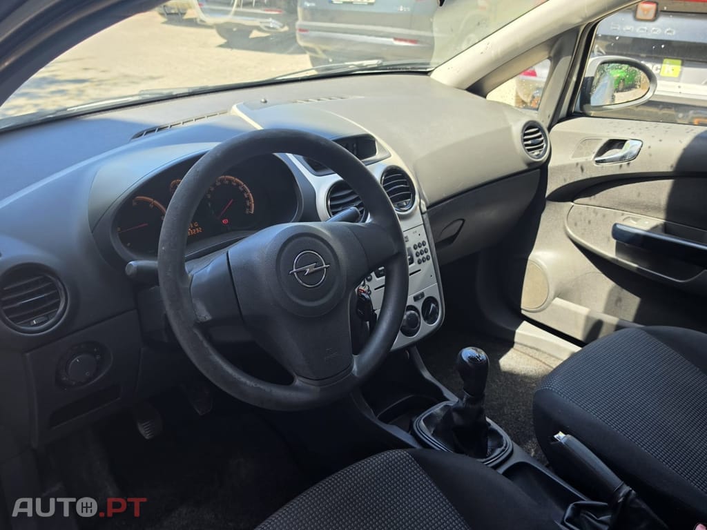 Opel Corsa 1.3 CDTi Van — fotografia 9