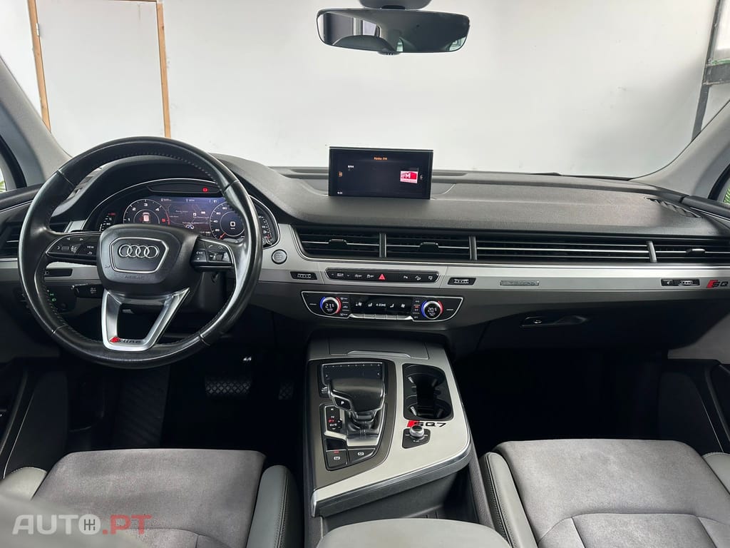 Audi Q7 quattro