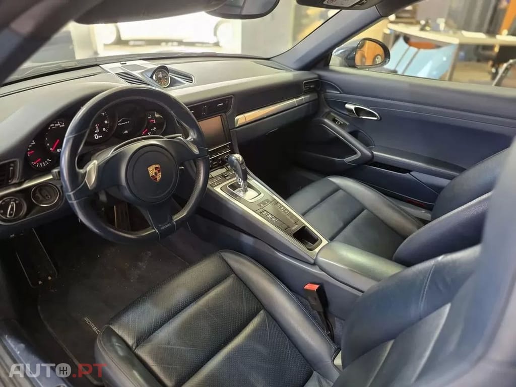 Porsche 911 Carrera 4 PDK