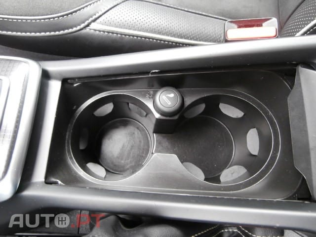 Volvo V40 2.0 D2 R-Design