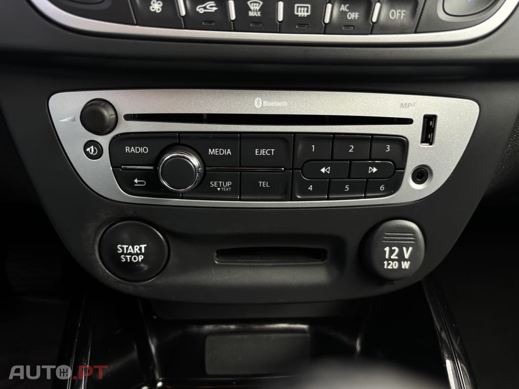 Renault Mégane Coupe 1.5 dCi Bose Edition SS — fotografia 17