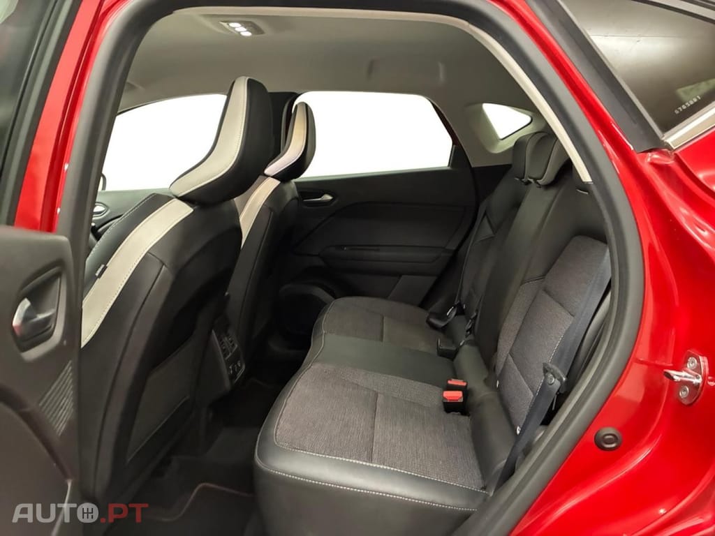 Renault Captur E-Tech Intens