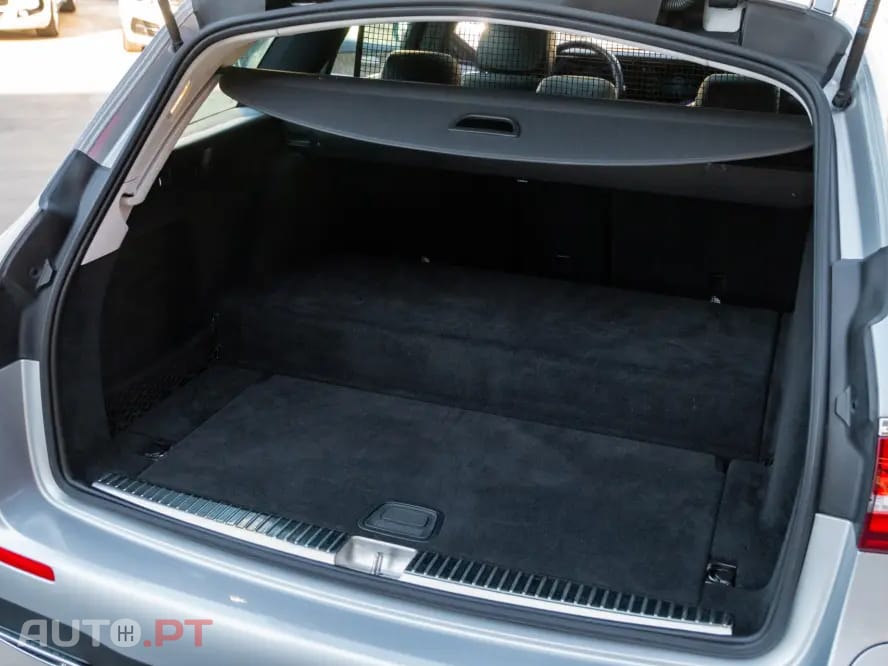 Mercedes-Benz E 300 de 9G-TRONIC AMG Line