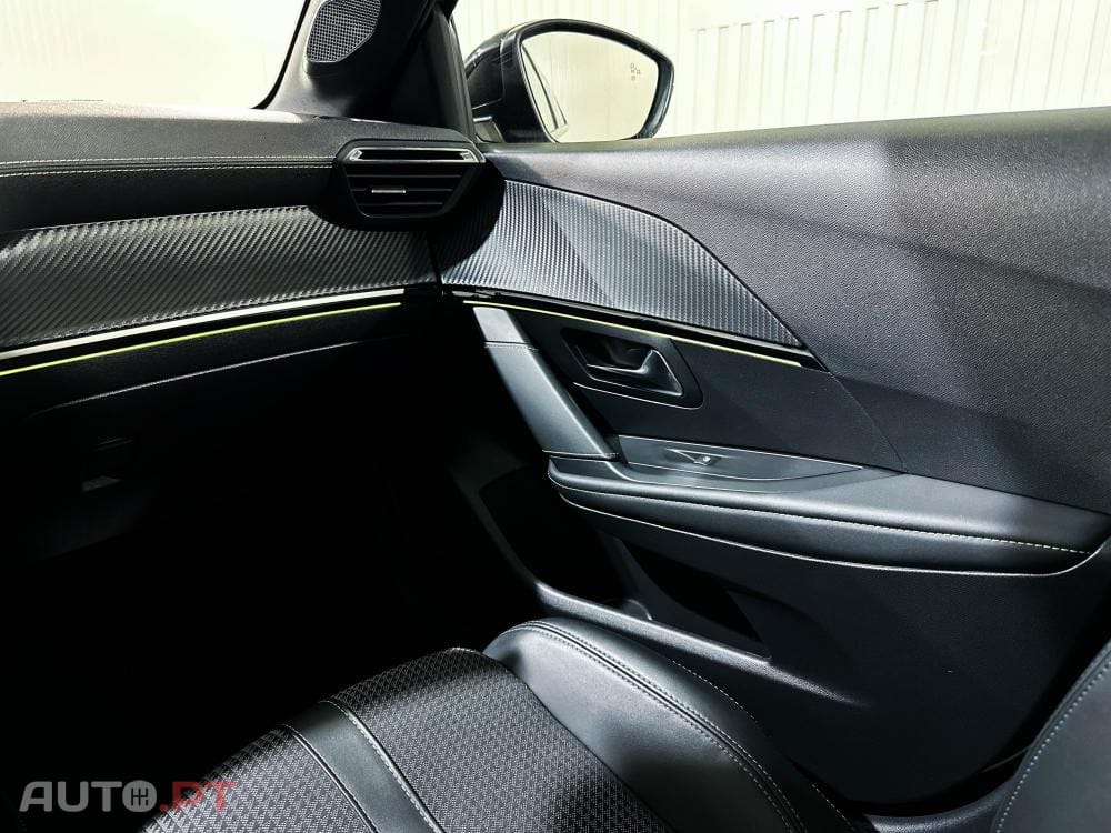 Peugeot E-208 50 kWh GT Pack