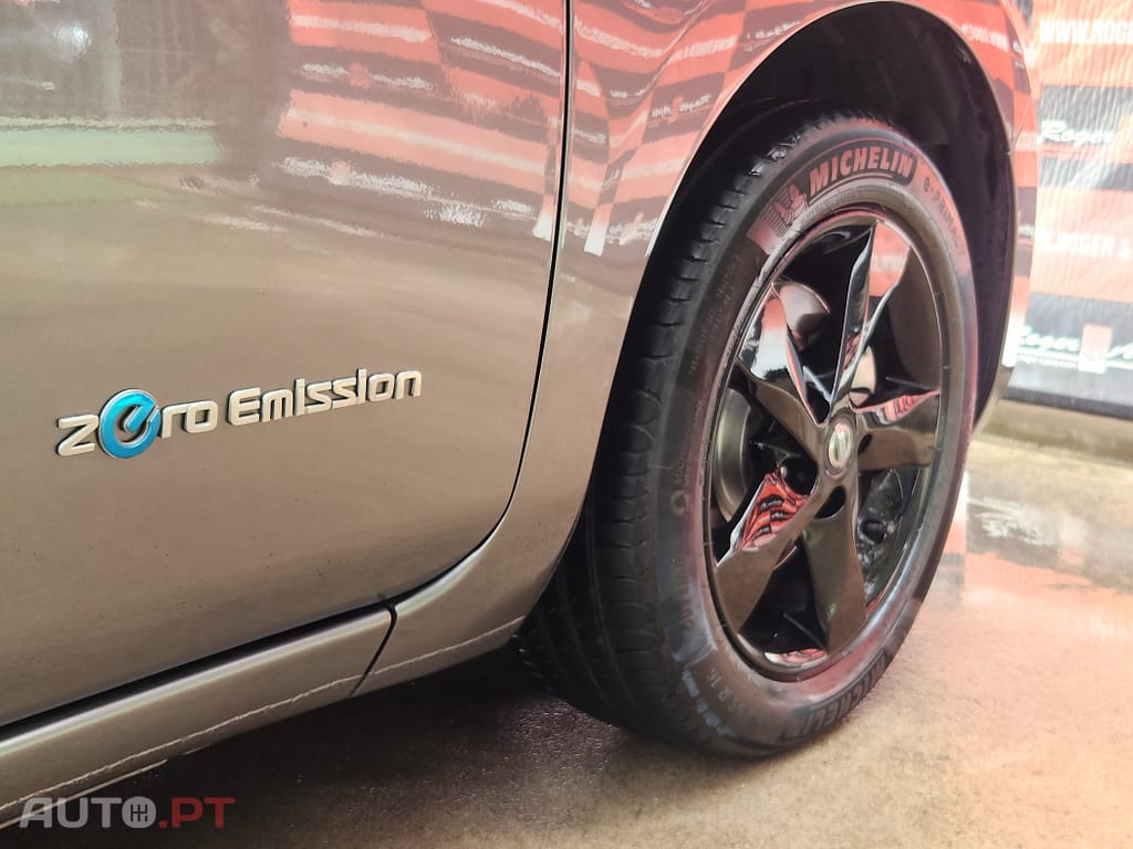 Nissan Leaf 30 kWh (c/ Bateria) Visia
