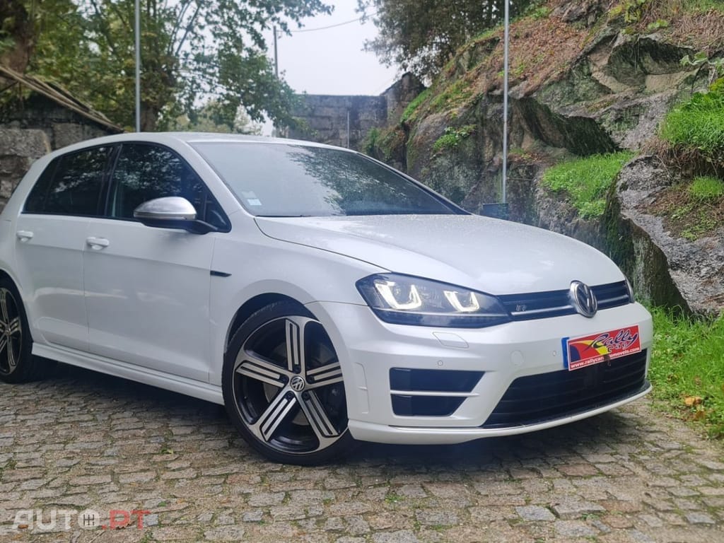 Volkswagen Golf 2.0 TSi R