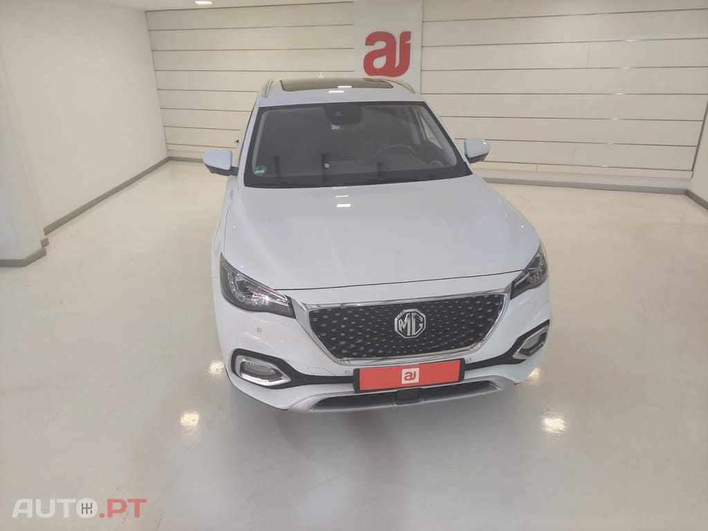 MG EHS PHEV Luxury