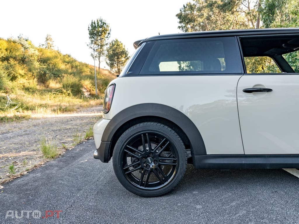 MINI Cooper Cooper D