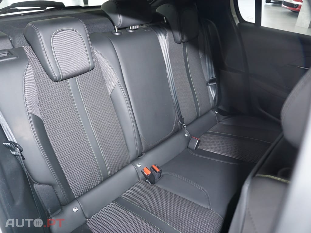 Peugeot 208 1.2 PureTech GT Line EAT8