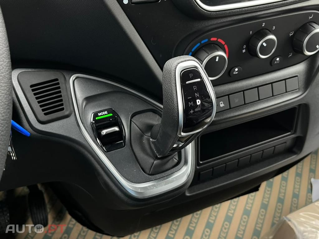 Iveco Daily PLATAFORMA 1000 KG