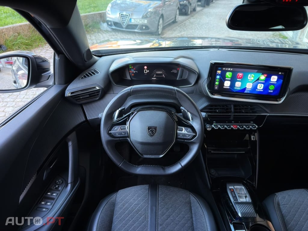 Peugeot 2008 1.2 Hybrid Allure e-DCS6