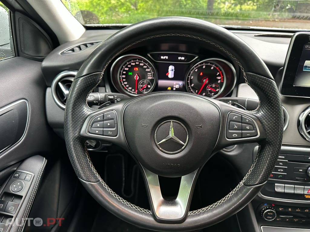 Mercedes-Benz GLA 220 4Matic 8G-DCT Special Edition