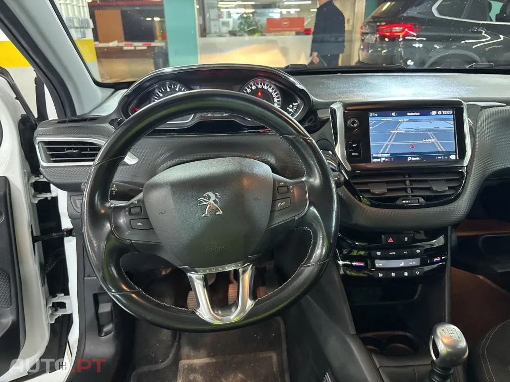 Peugeot 208 1.2 PureTech Allure