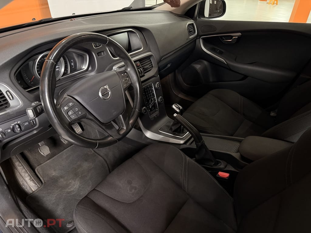 Volvo V40 2.0 D2 Momentum