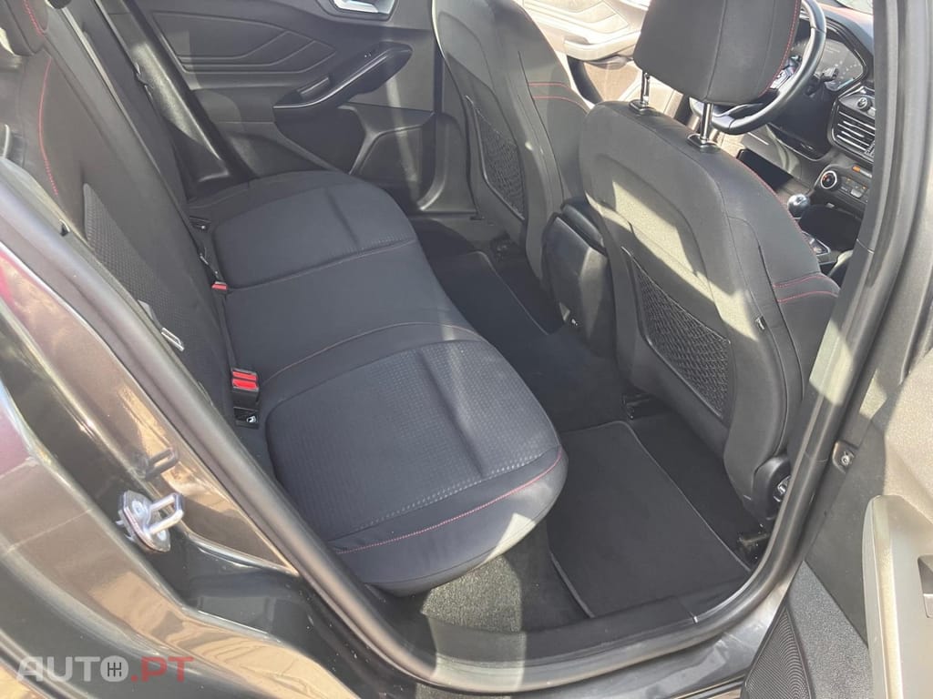Ford Focus 1.0 EcoBoost S&S ST-LINE