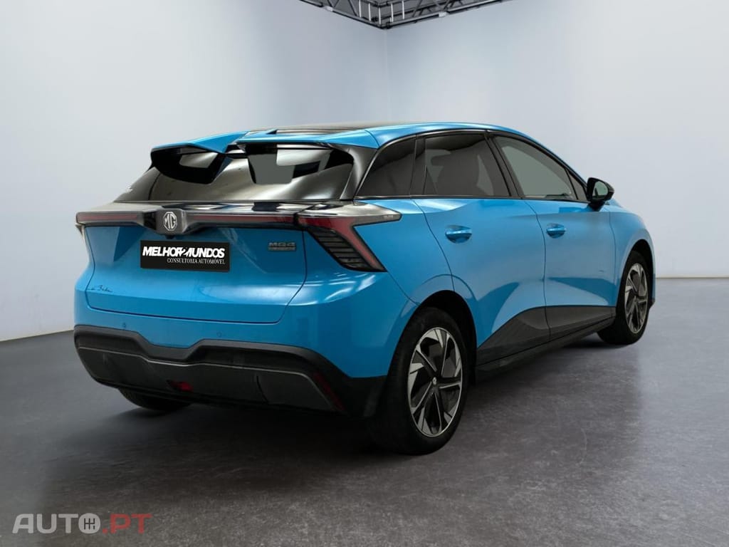 MG MG4 64 kWh Luxury