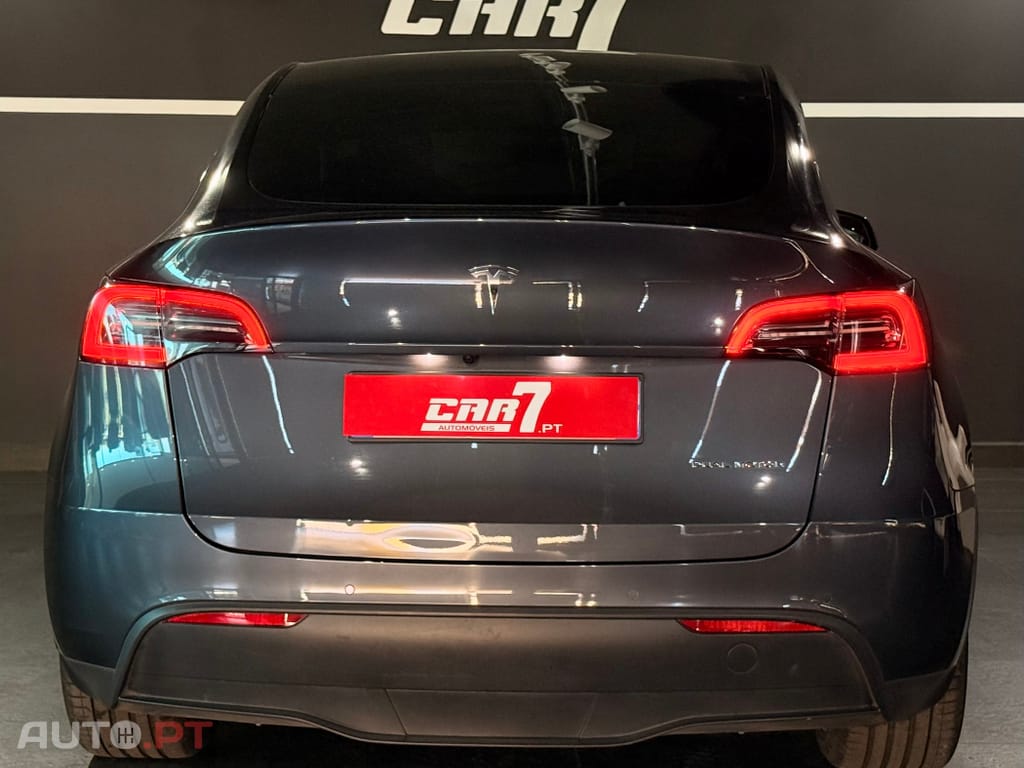 Tesla Model Y Outro