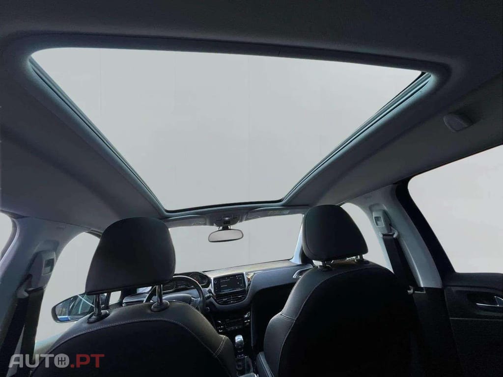 Peugeot 2008  1.2 PureTech Allure CROSSWAY
