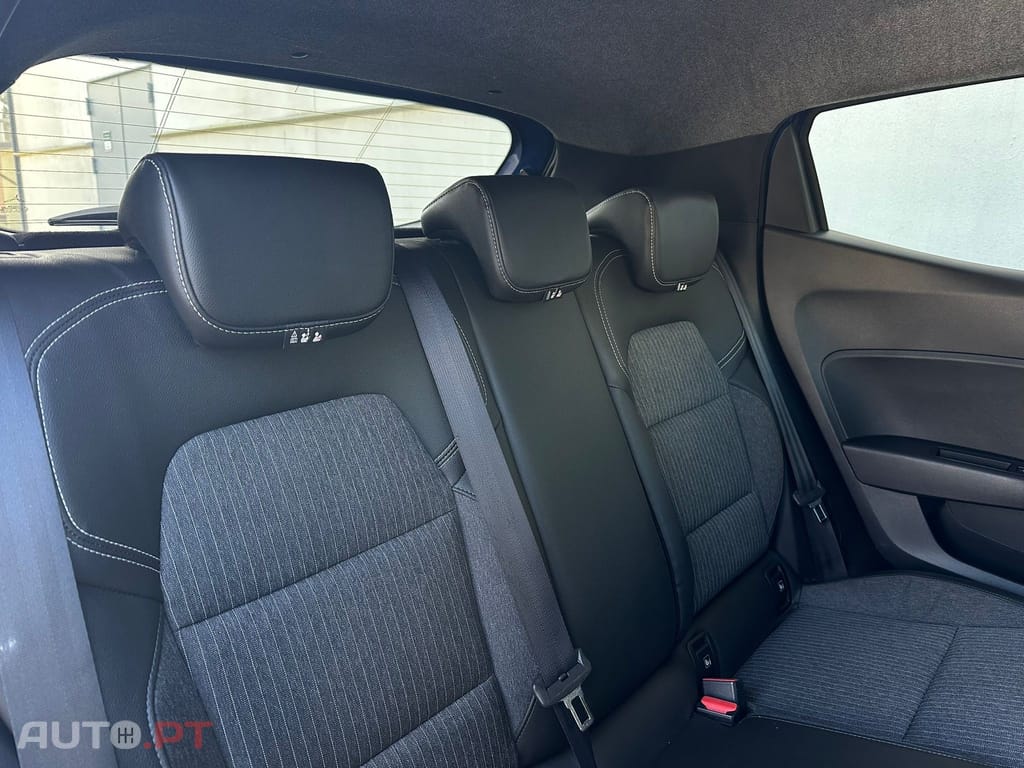 Renault Clio 1.0 TCe Intens CVT