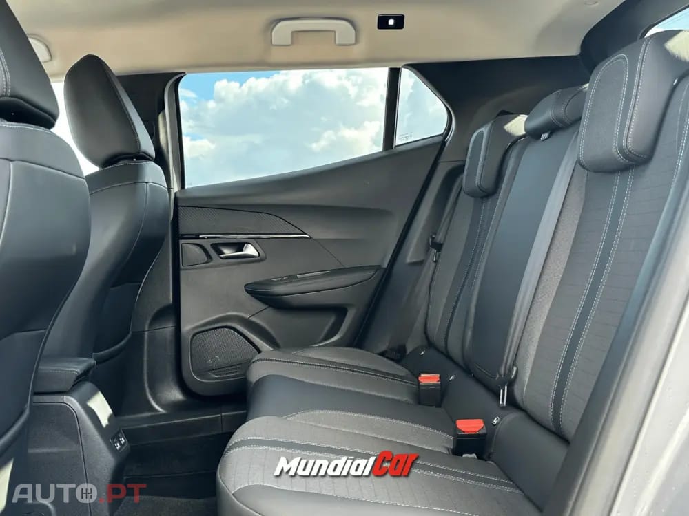 Peugeot 2008 1.2 PureTech Allure EAT8