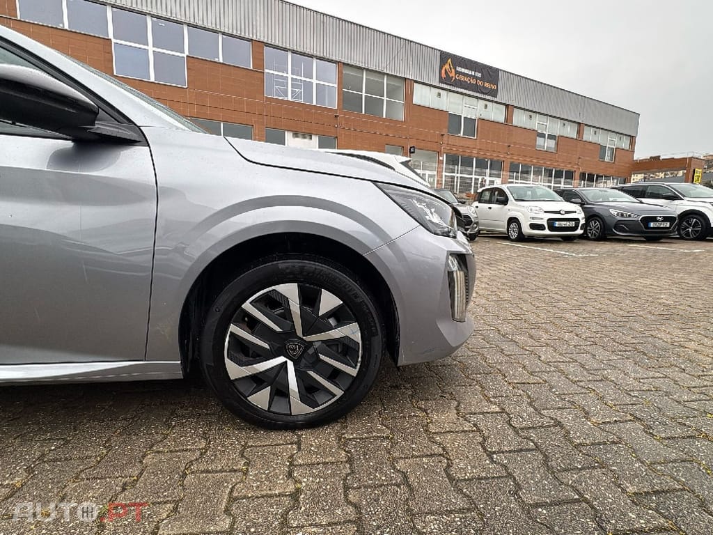 Peugeot 208 1.2 Hybrid Style e-DCS6