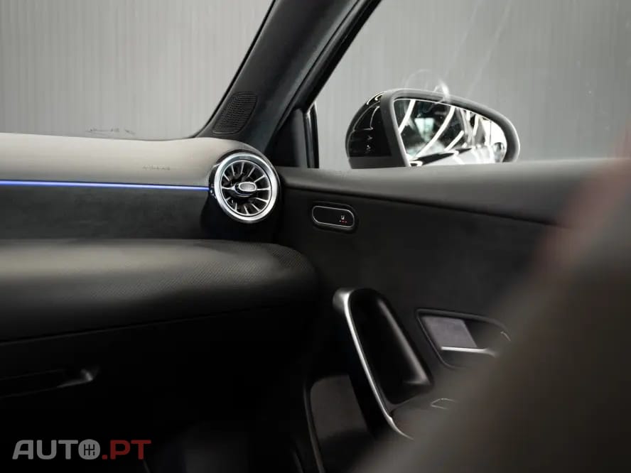 Mercedes-Benz A 250 e AMG Line