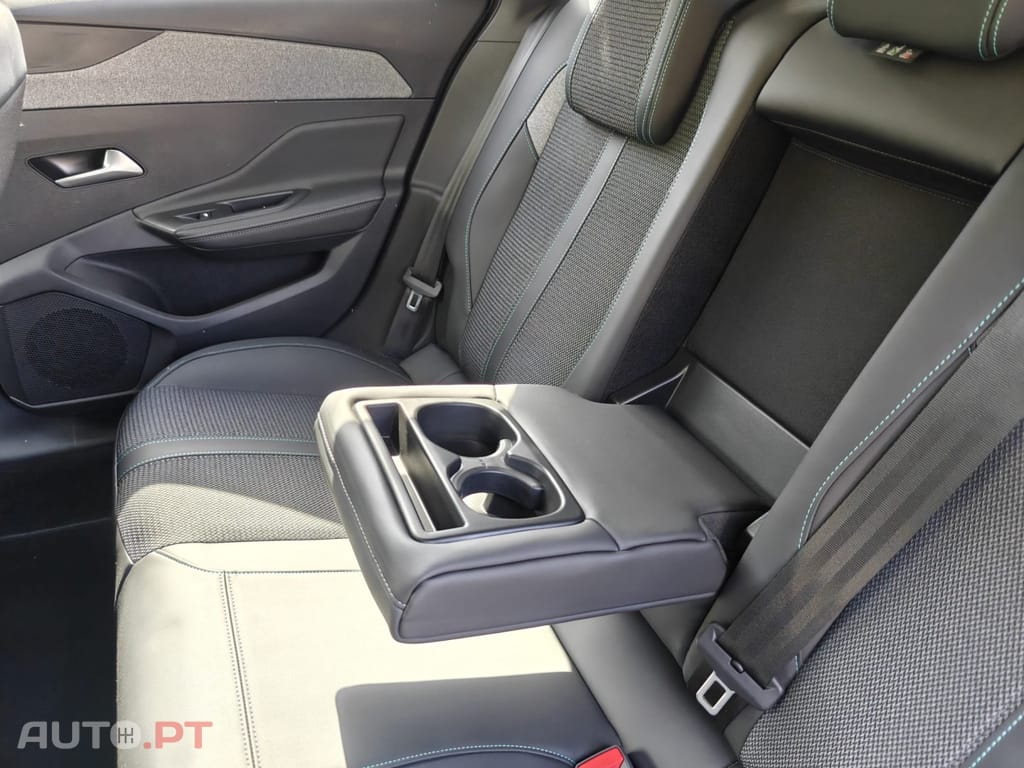 Peugeot 308 SW 1.2 PureTech Allure Full LED EAT8