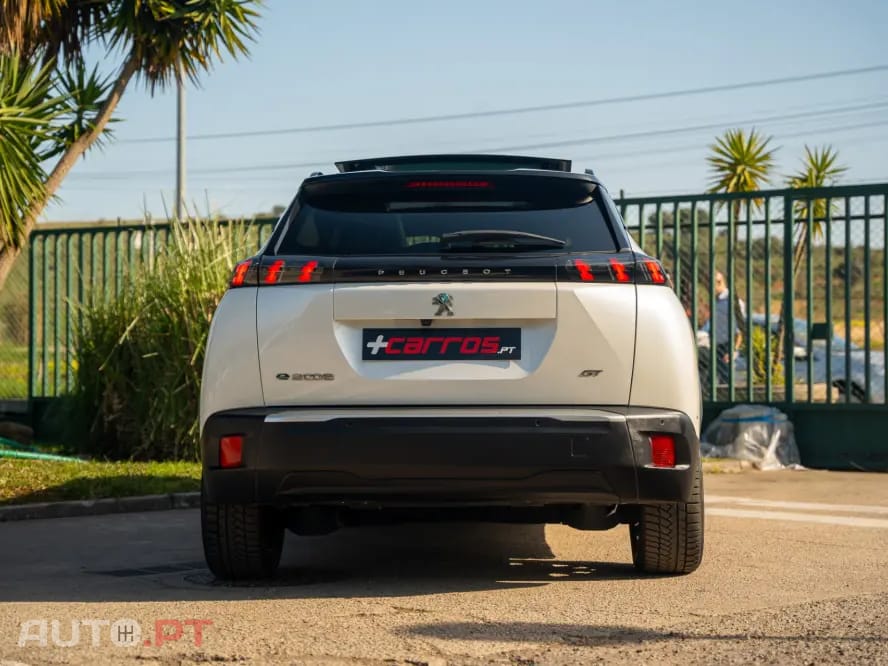 Peugeot E-2008 50 kWh GT