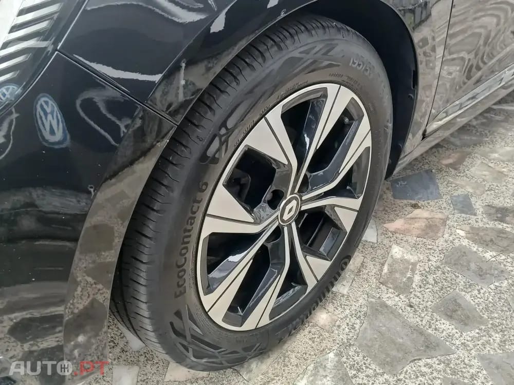 Renault Clio Outro