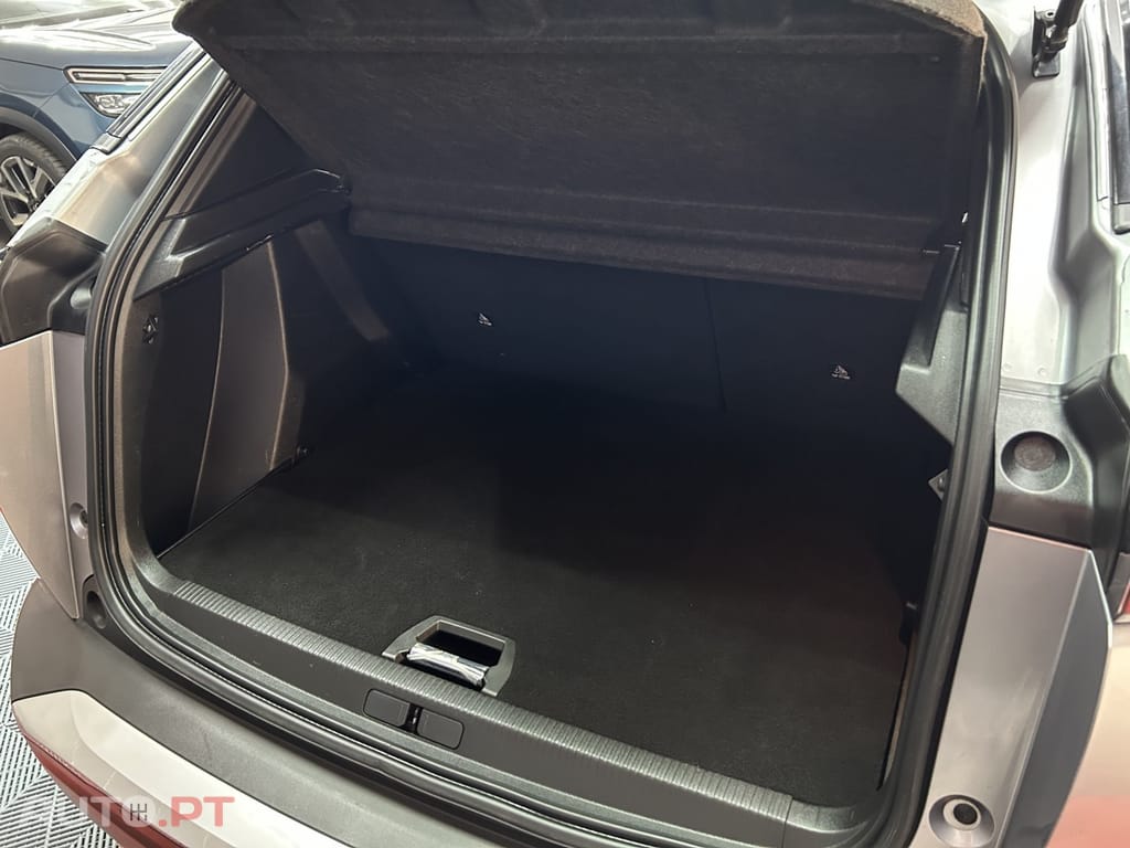 Peugeot 2008 1.2 PureTech Active EAT8