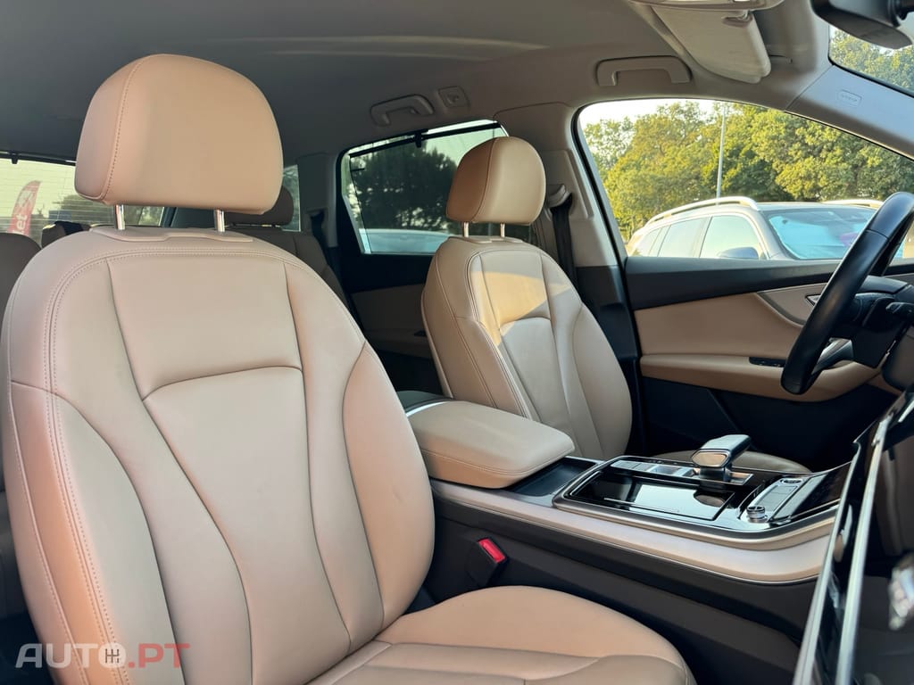 Audi Q7 55 TFSIe quattro Tiptronic