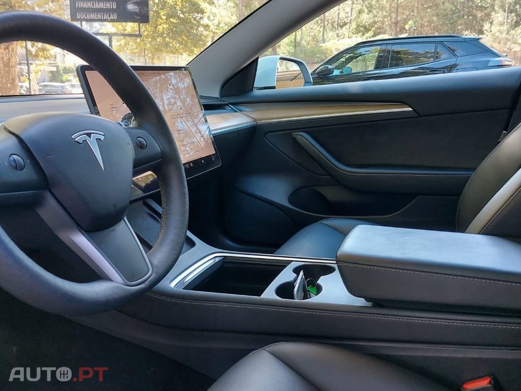 Tesla Model 3 Standard Range Plus RWD