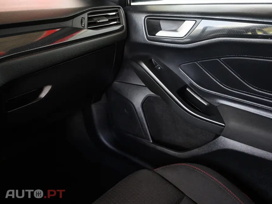 Ford Focus 1.0 EcoBoost MHEV ST-Line