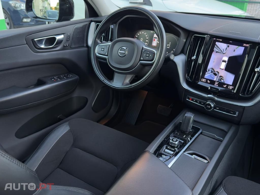 Volvo XC60 2.0 T6 PHEV R-Design AWD